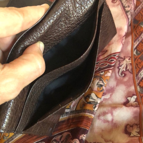 $$$ EUC Vintage DKNY Brown Leather Trifold Wallet $$$ - Picture 9 of 11